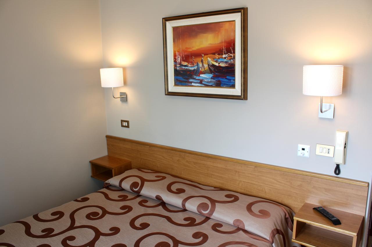 Helga Hotel 2*