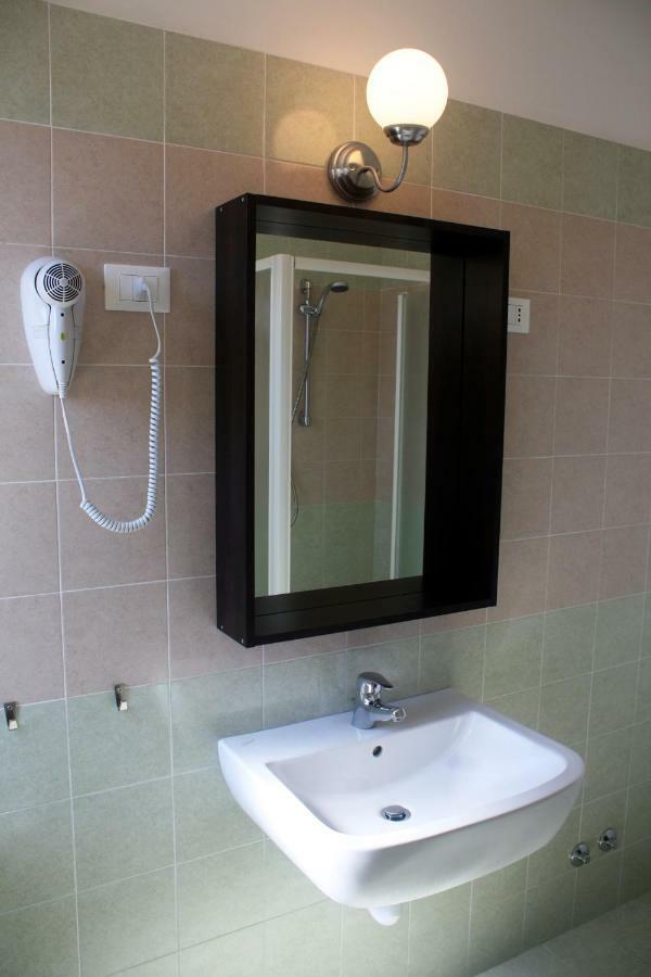 Hotel Helga 2*